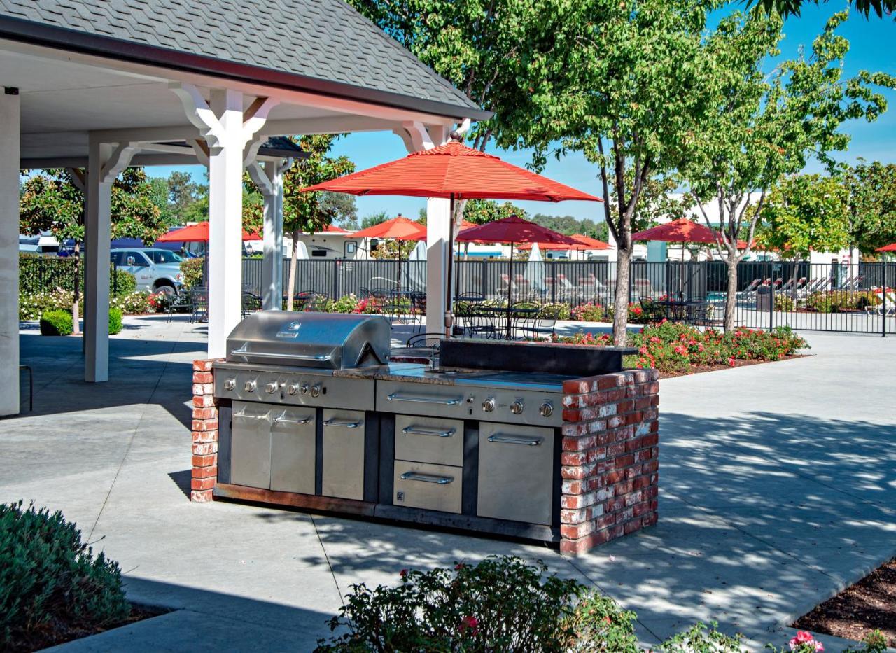Vines Rv Resort Paso Robles Eksteriør billede